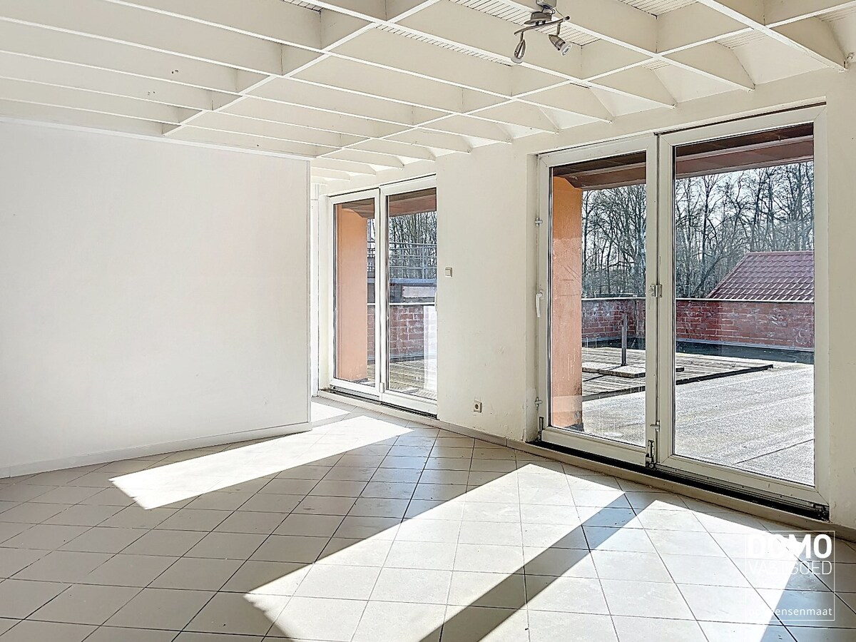 DUPLEXAPPARTEMENT MET TERRAS TE STOKROOIE 