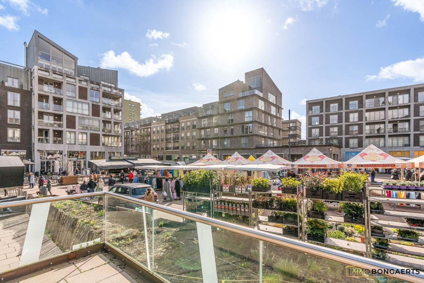 Ruim appartement met zicht op het stadsplein in het centrum van Genk 