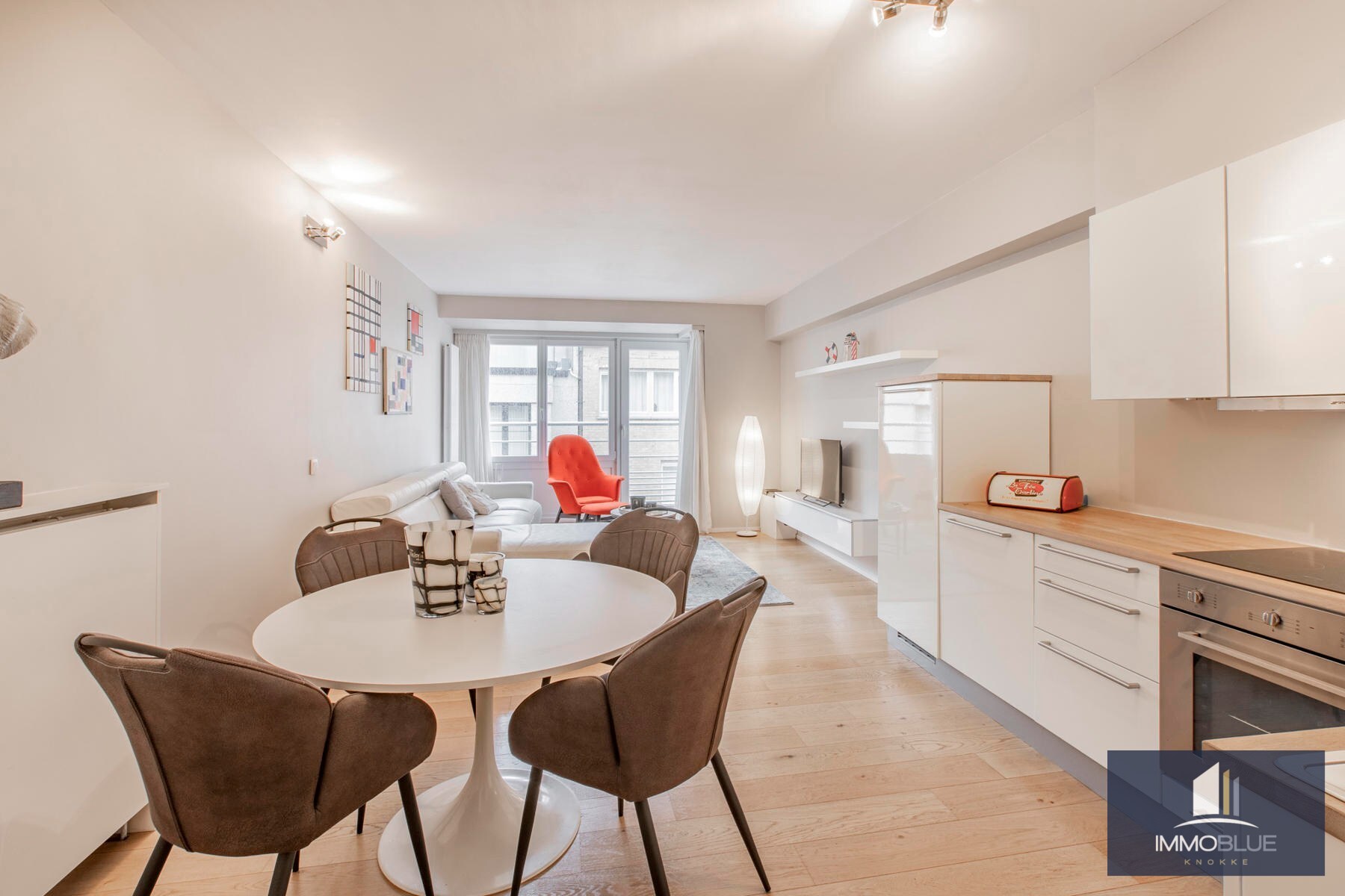 Pied-à-terre prêt à emménager entre la Place du Triangle et la Place Albert. 