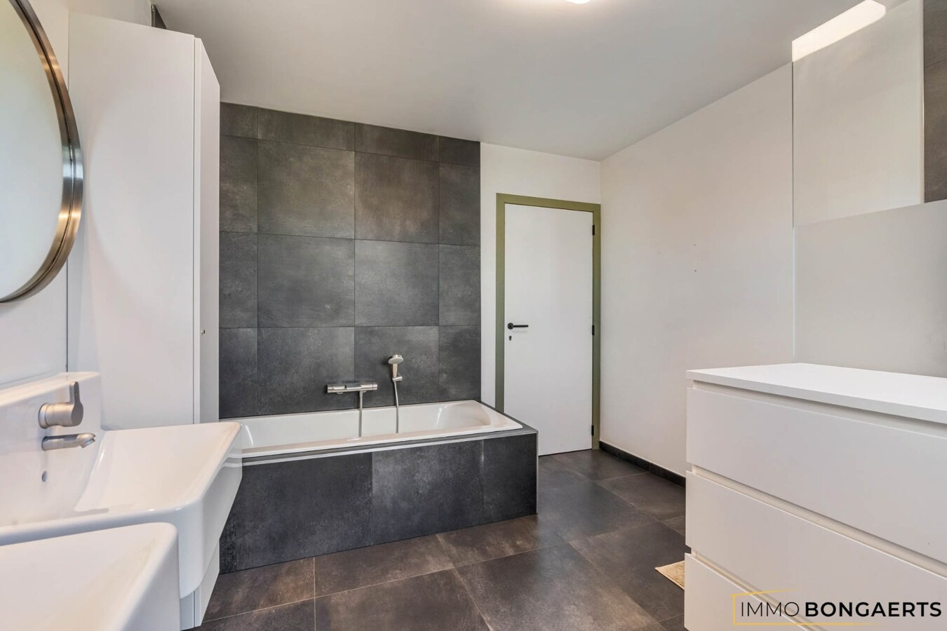 Energiezuinige woning met zwembad op rustige ligging in As 