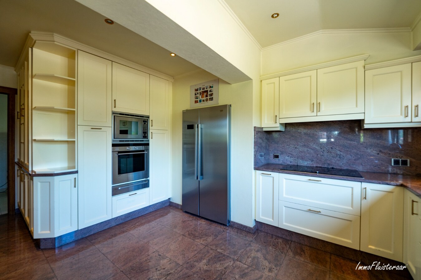 Ruime woning met loods op ca. 1ha te Lummen 