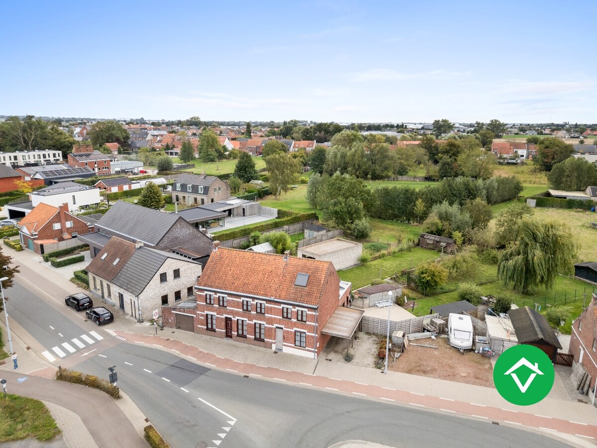 Ruime woning met 5 slaapkamers, diepe tuin en garage te Staden 