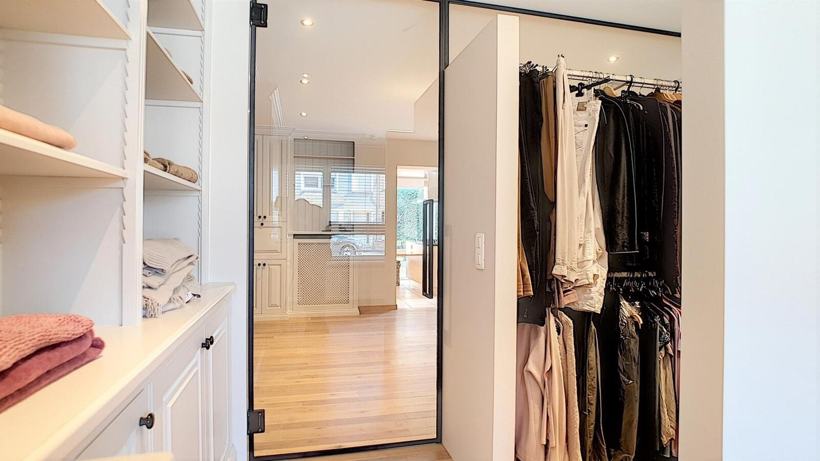 Heerlijk, mooi afgewerkt gelijkvloersappartement met terras - Heist 