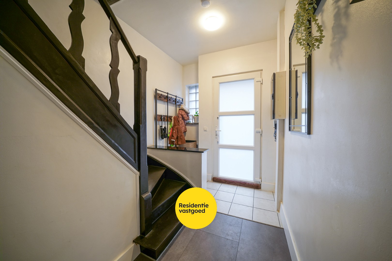 Instapklare woning met diepe tuin te Oostende 