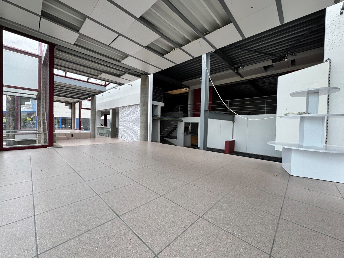 Handelspand met woonst te Ichtegem 