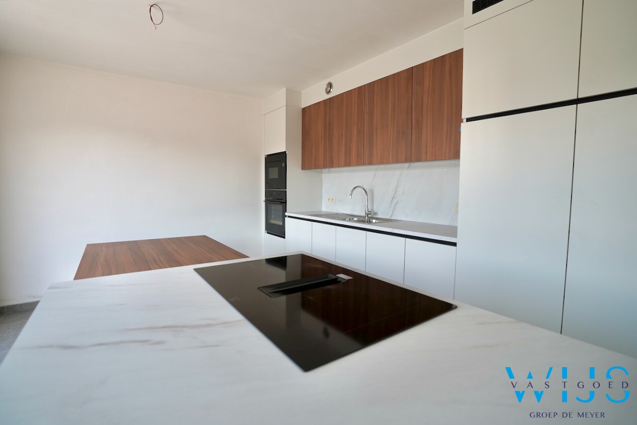 Drieslaapkamer appartement met garage in hartje Ertvelde ! 