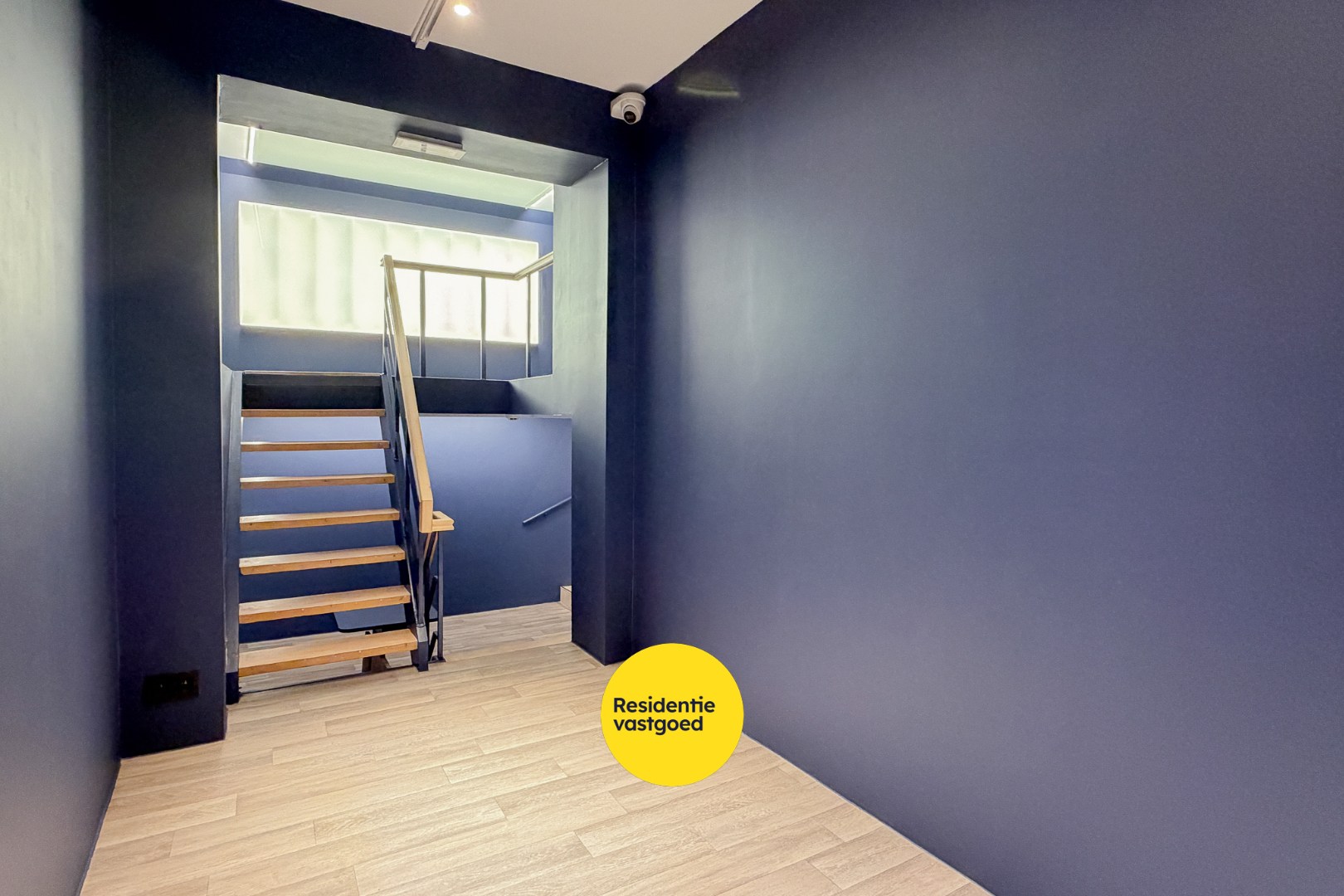 Uitzonderlijke investeringsopportuniteit in Galerij Ter Steeghere – hartje Brugge 