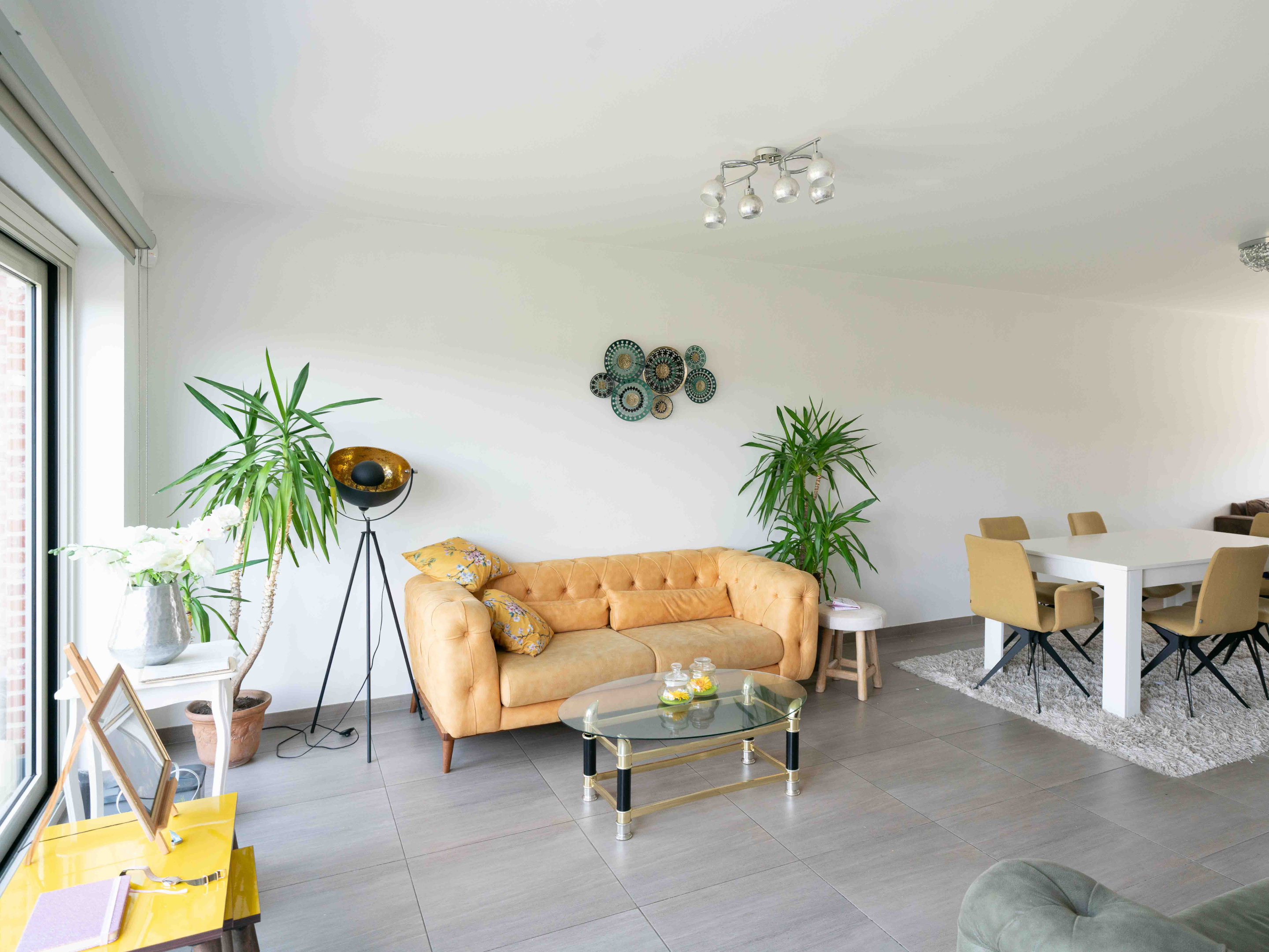 Zéér ruime en recente woning met 3 kamers en 2 badkamers 