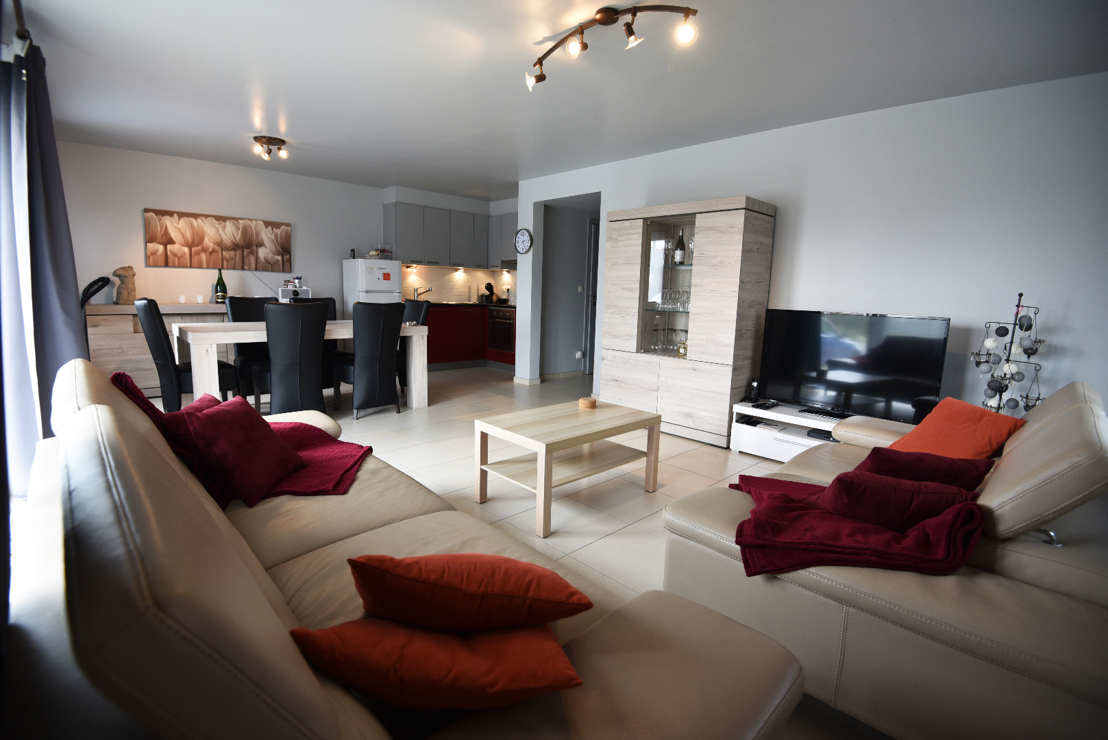 Recent gelijkvloers 1 slpk app. gunstig gelegen te Eeklo 