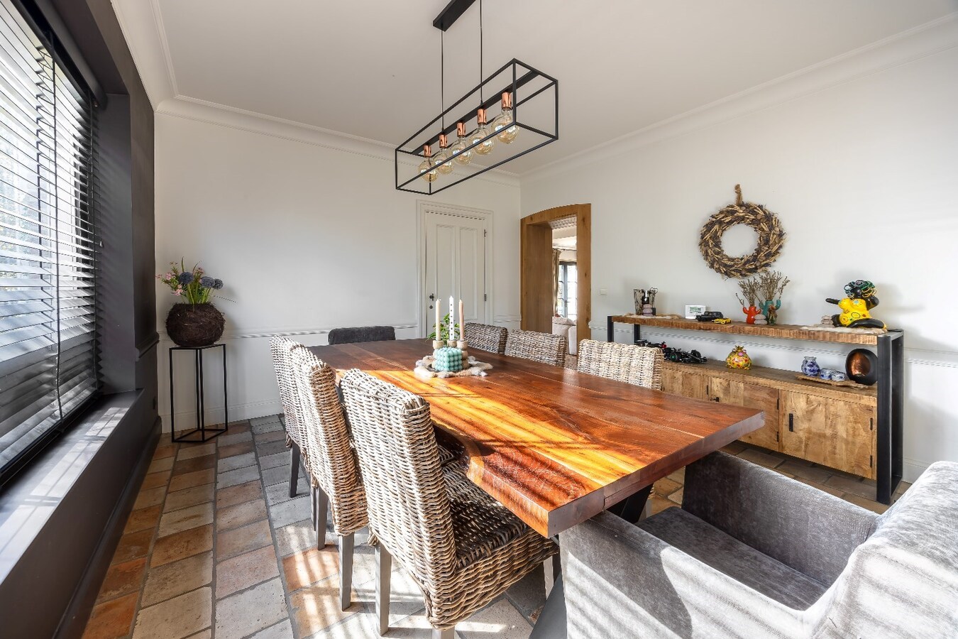 Sels villa met 4 slaapkamers, dubbele carport en garage, Zuid-West tuin op een perceel van 1.991 m² te Schilde - 's-Gravenwezel, 