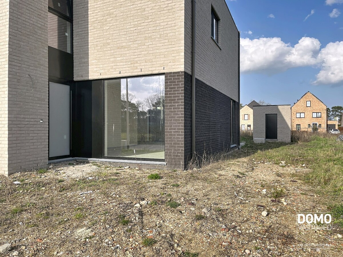 MODERNE NIEUWBOUWWONING CASCO PLUS MET 3 SLAAPKAMERS 