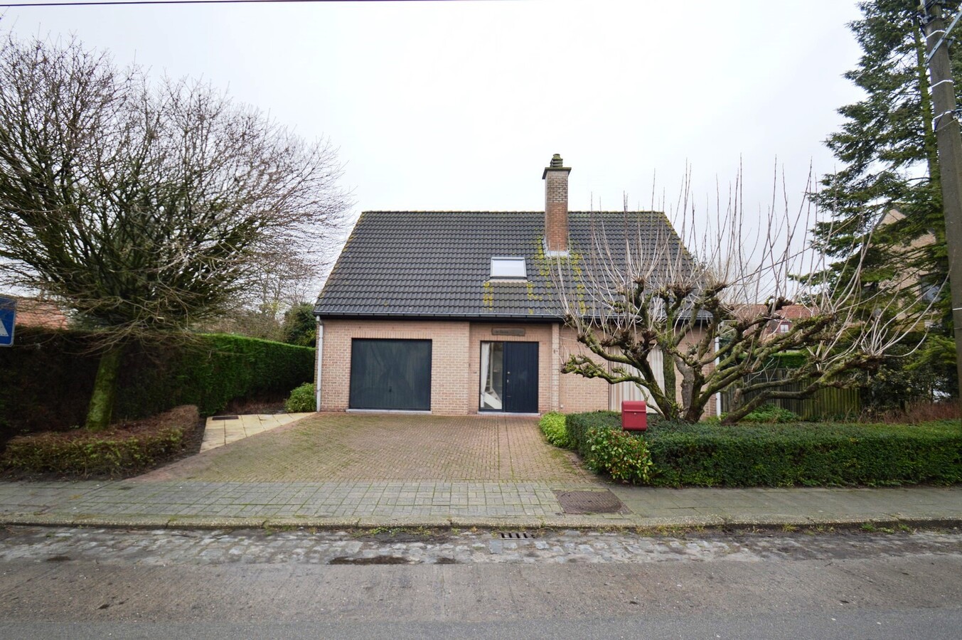 Rustig gelegen villa met bijgebouw - Moerkerke 
