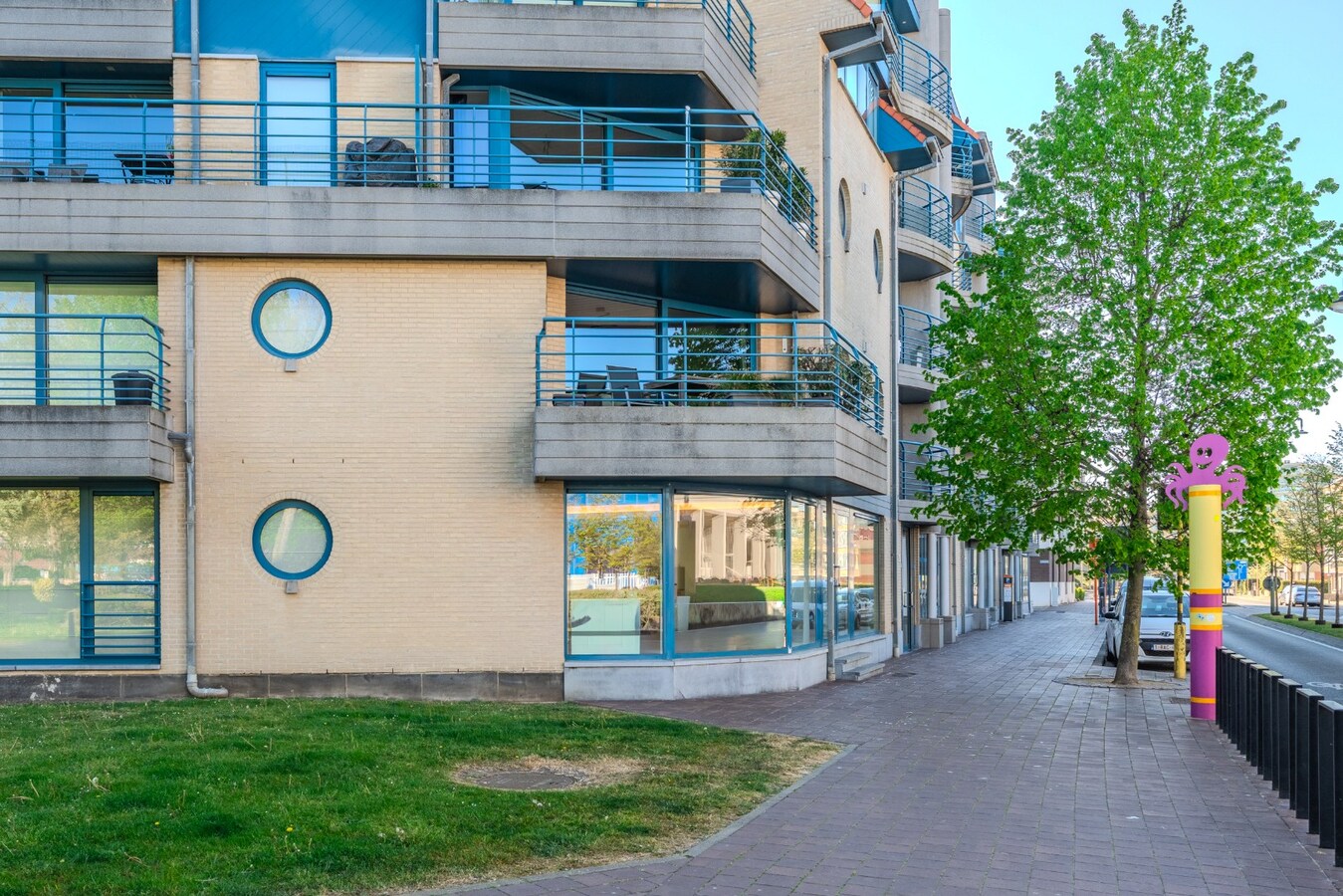 Commercial shop for sale in De Panne