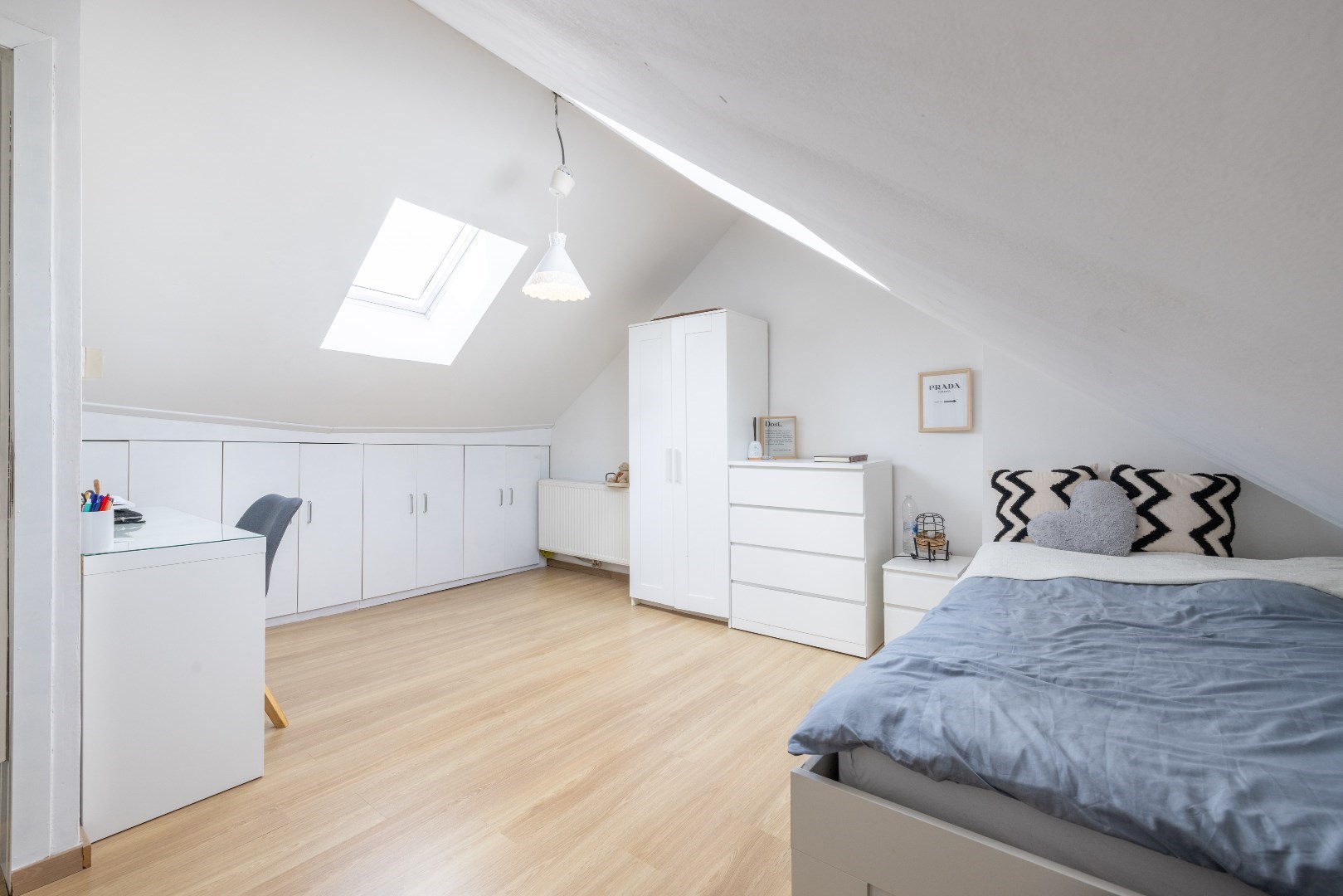 Gerenoveerde woning met 4 slaapkamers in Sint-Amandsberg! 