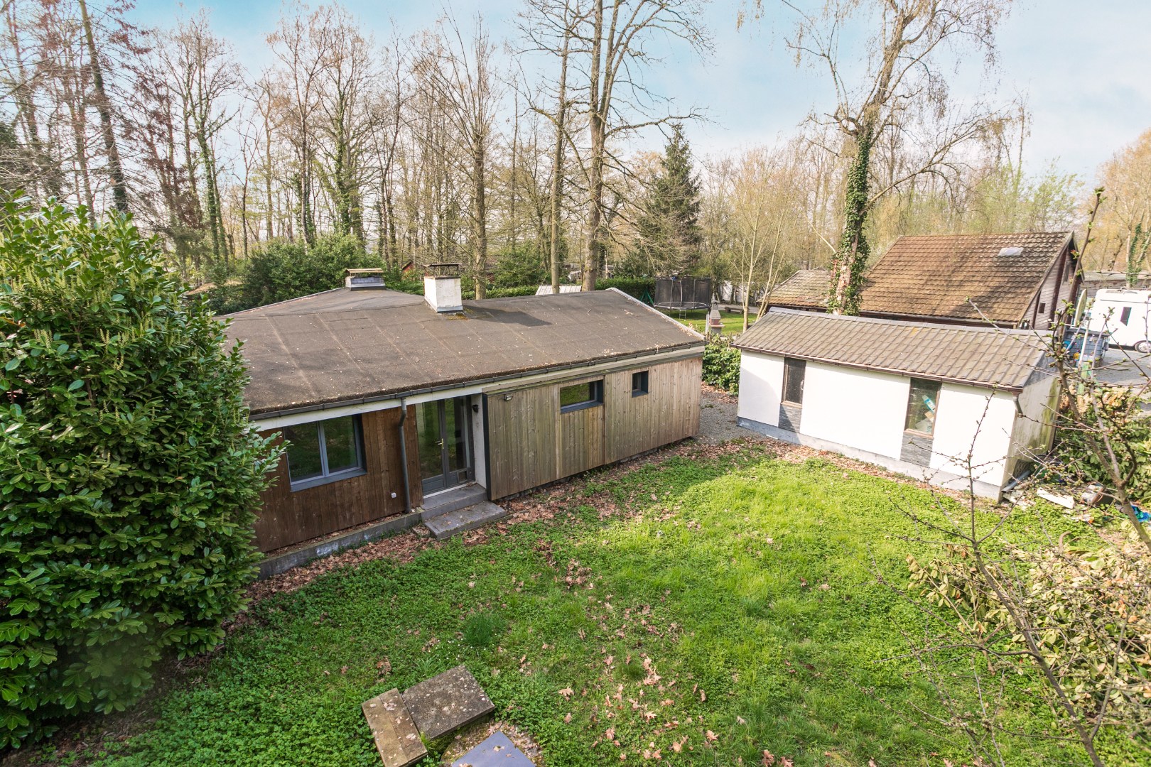 Charmante instapklare bungalow met 3 slaapkamers en garage, gelegen in een rustige en groene woonomgeving 