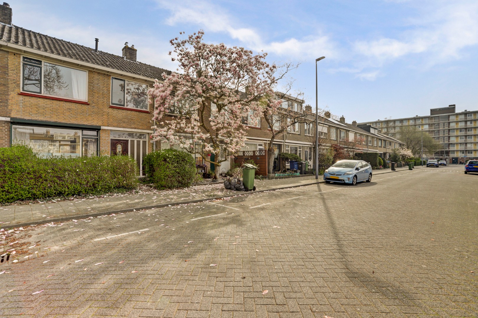 Op zoek naar een ruime 5-kamer woning op eigen grond waar u, uw wensen nog kunt uitvoeren ? 