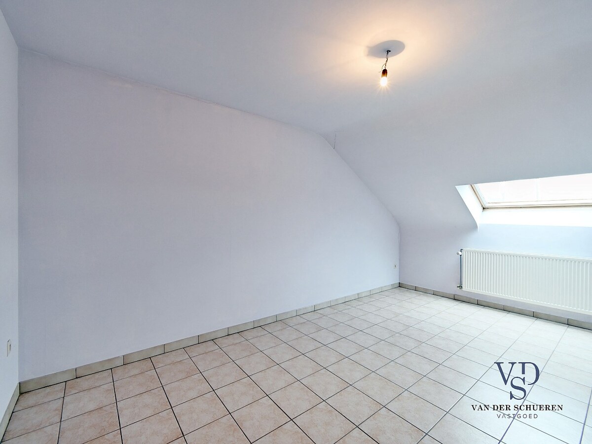 Degelijke, praktische Half Open Bebouwing. 