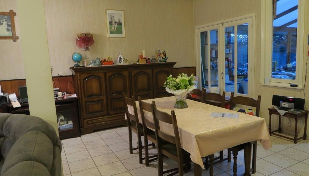 Uiterst ruime, halfopen woning met 4 slaapkamers 