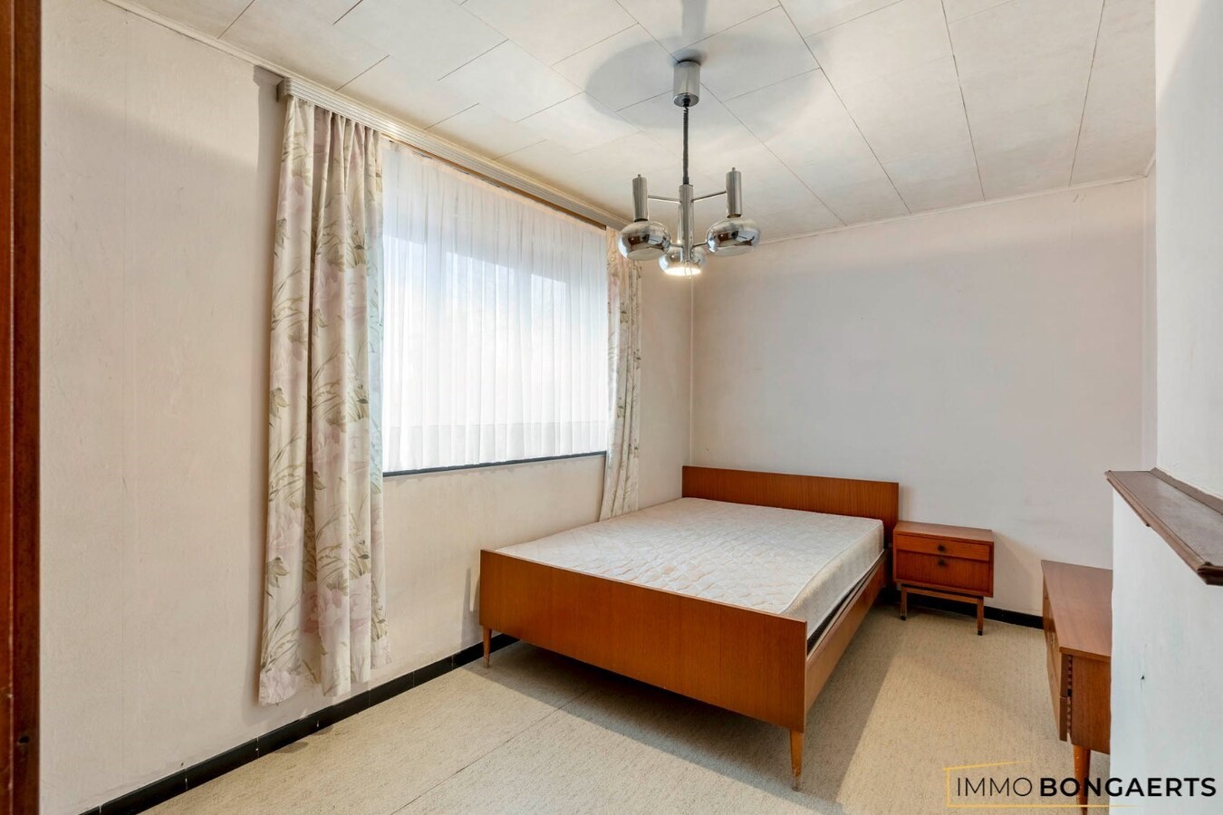 Ruime woning met vier slaapkamers 