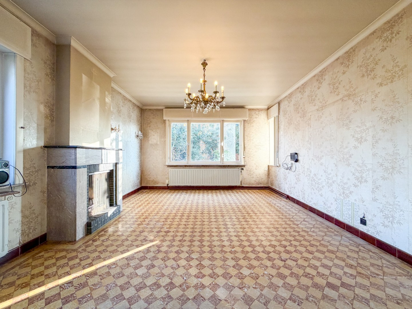 Te renoveren gezinswoning (433 m²), 3 slpk, garage en tuin, Torhout 