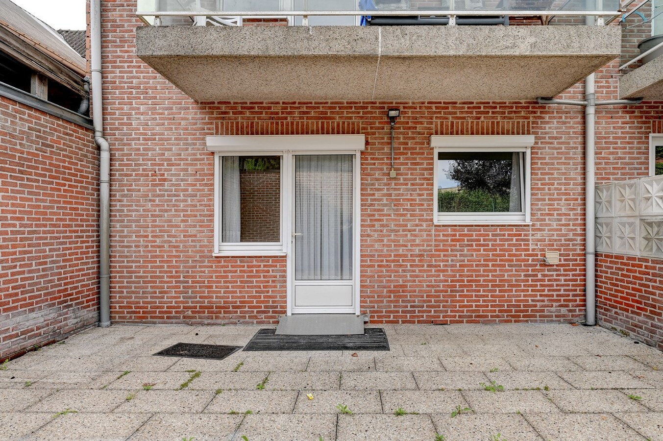 Centraal gelegen appartement met ondergrondse garage en groot terras 