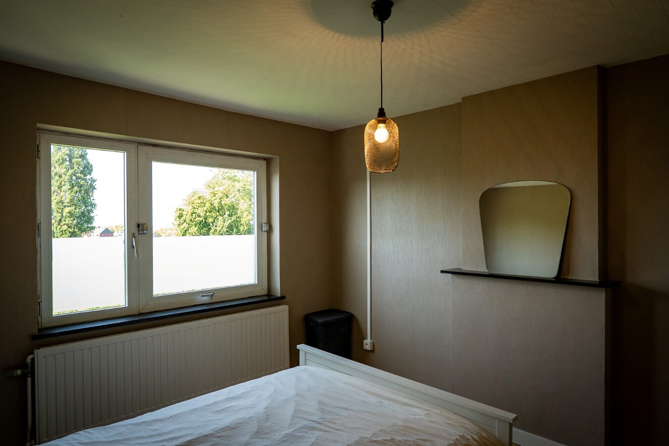 Renovated property with drained track and pasture on approximately 16 ares in Mielen-boven-Aalst. 