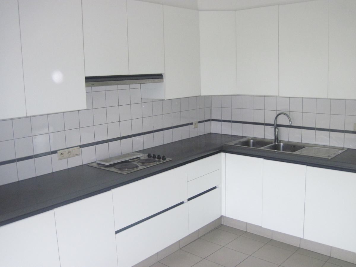 Lichtrijk appartement in centrum Asper.  GEEN VASTE KOSTEN ! 