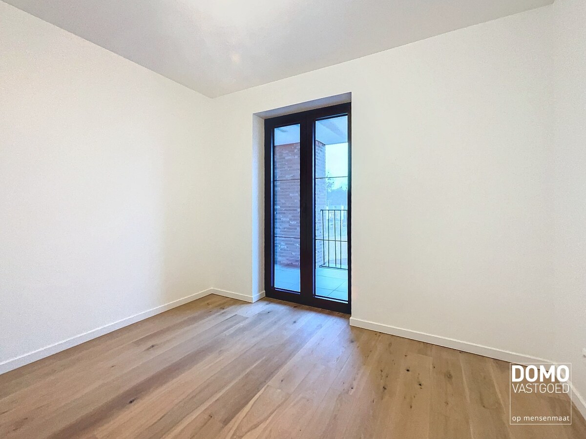 Nieuwbouwappartement met 2 slaapkamers en terras te Kermt 