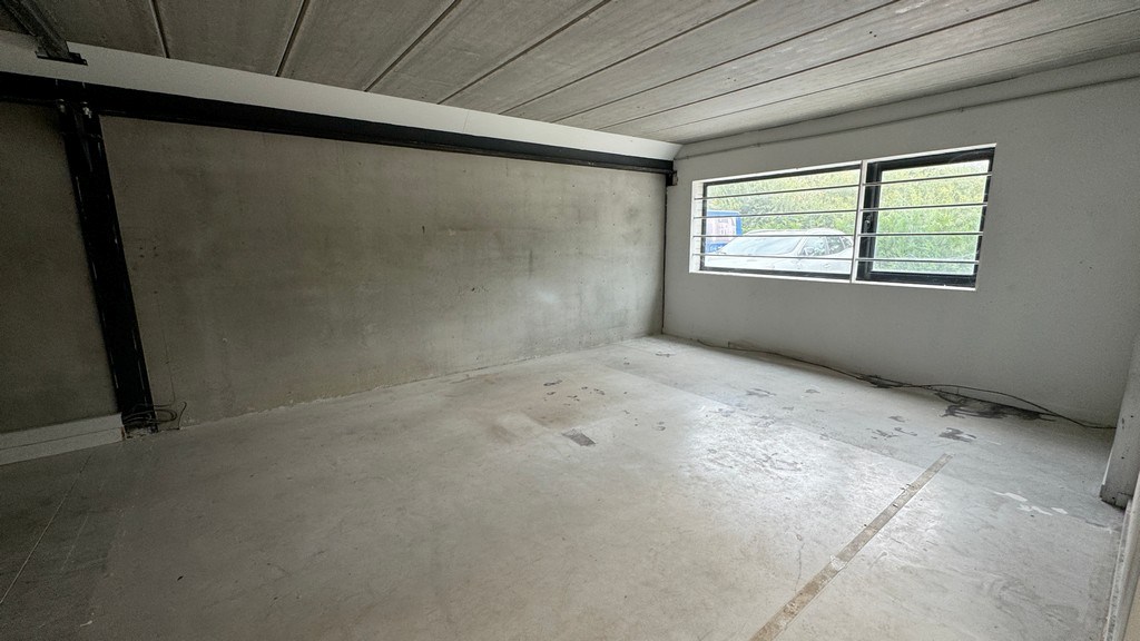 Magazijnen met kantoor te huur nabij E313 in Ranst