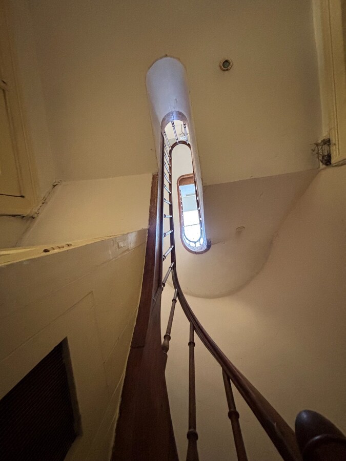 Importante visibilité pour cet immeuble de caractère 