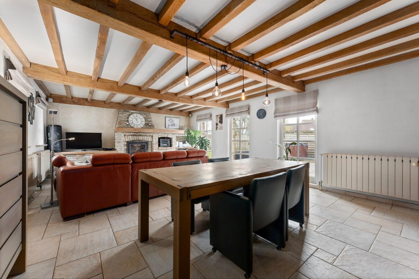 Woning met 4 slaapkamers en grote tuin te Koekelare 