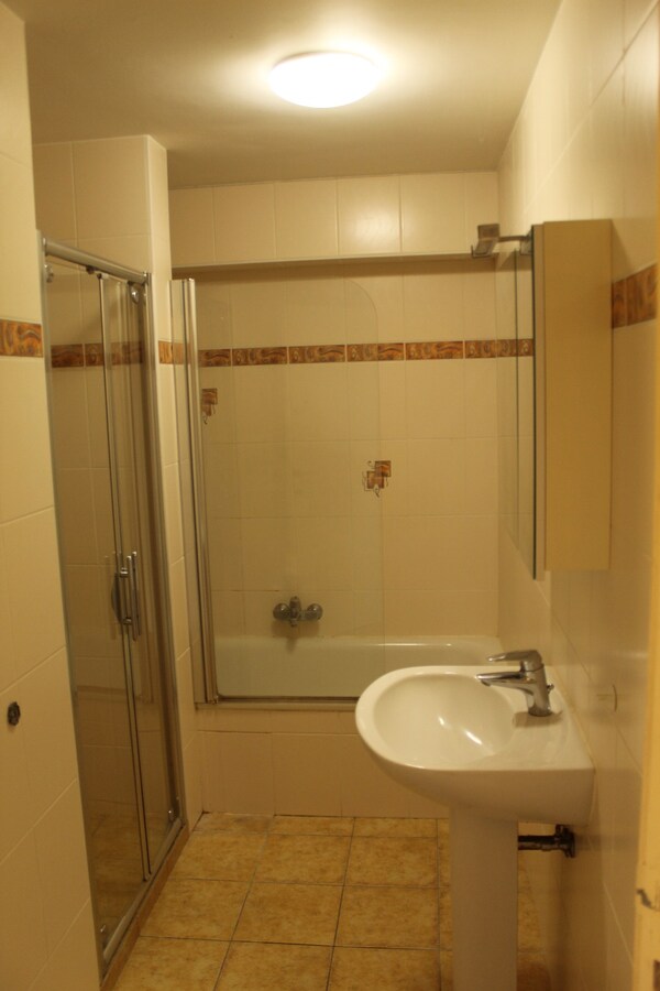 Grand appartement deux chambres 