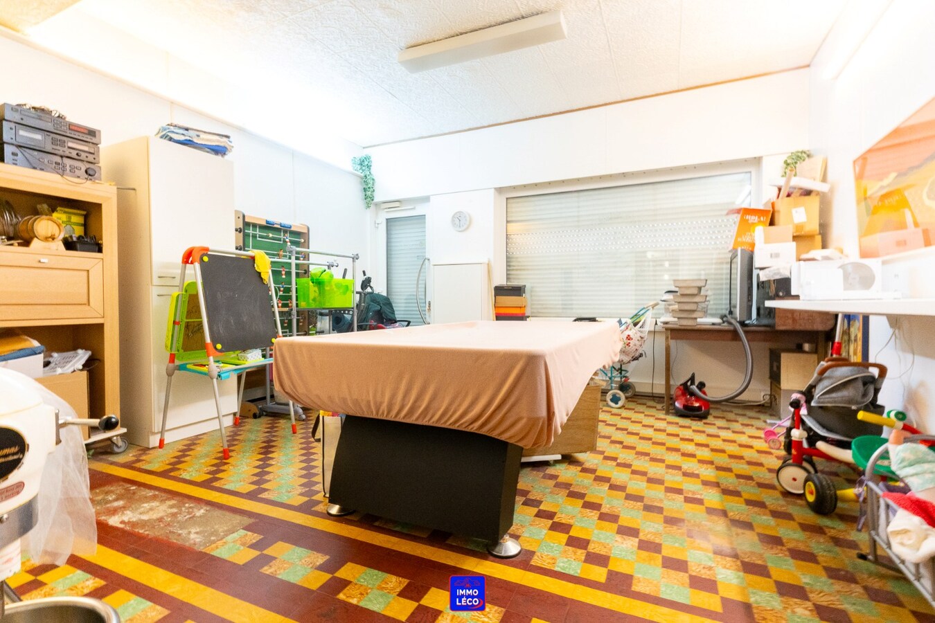 Maison d'habitation avec commerce, jardin, garage, EXCELLENT POTENTIEL !! 