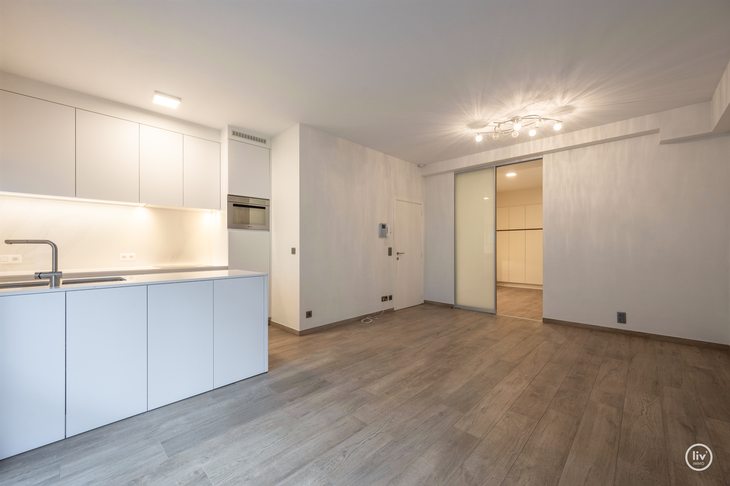 Gezellig 1 slaapkamer met open keuken, goed gelegen op de Paul Parmentierlaan te Knokke. 