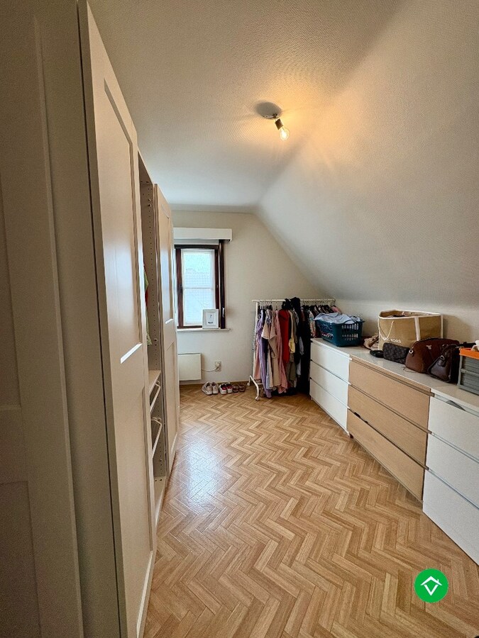 Alleenstaande woning met 4 slaapkamers en garage te Kortemark 