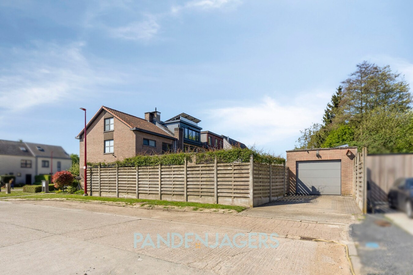 Lichtrijke halfopen bebouwing op toplocatie te Lint 