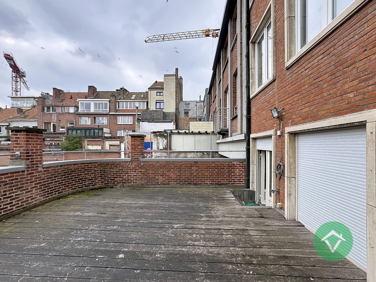 Appartement met 1 slaapkamer en ruim terras in het centrum van Oostende 