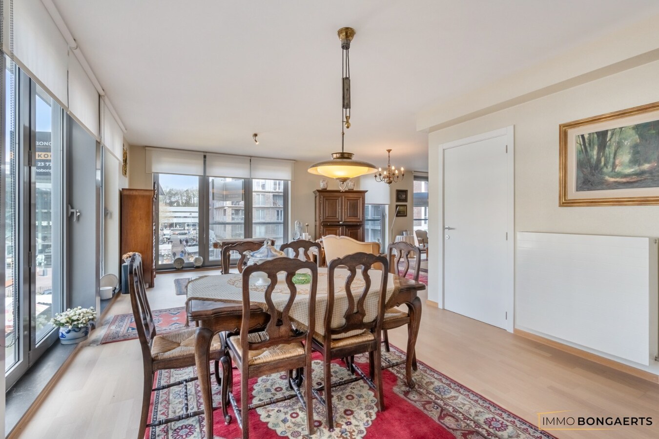 Ruim appartement met zicht op het stadsplein in het centrum van Genk 