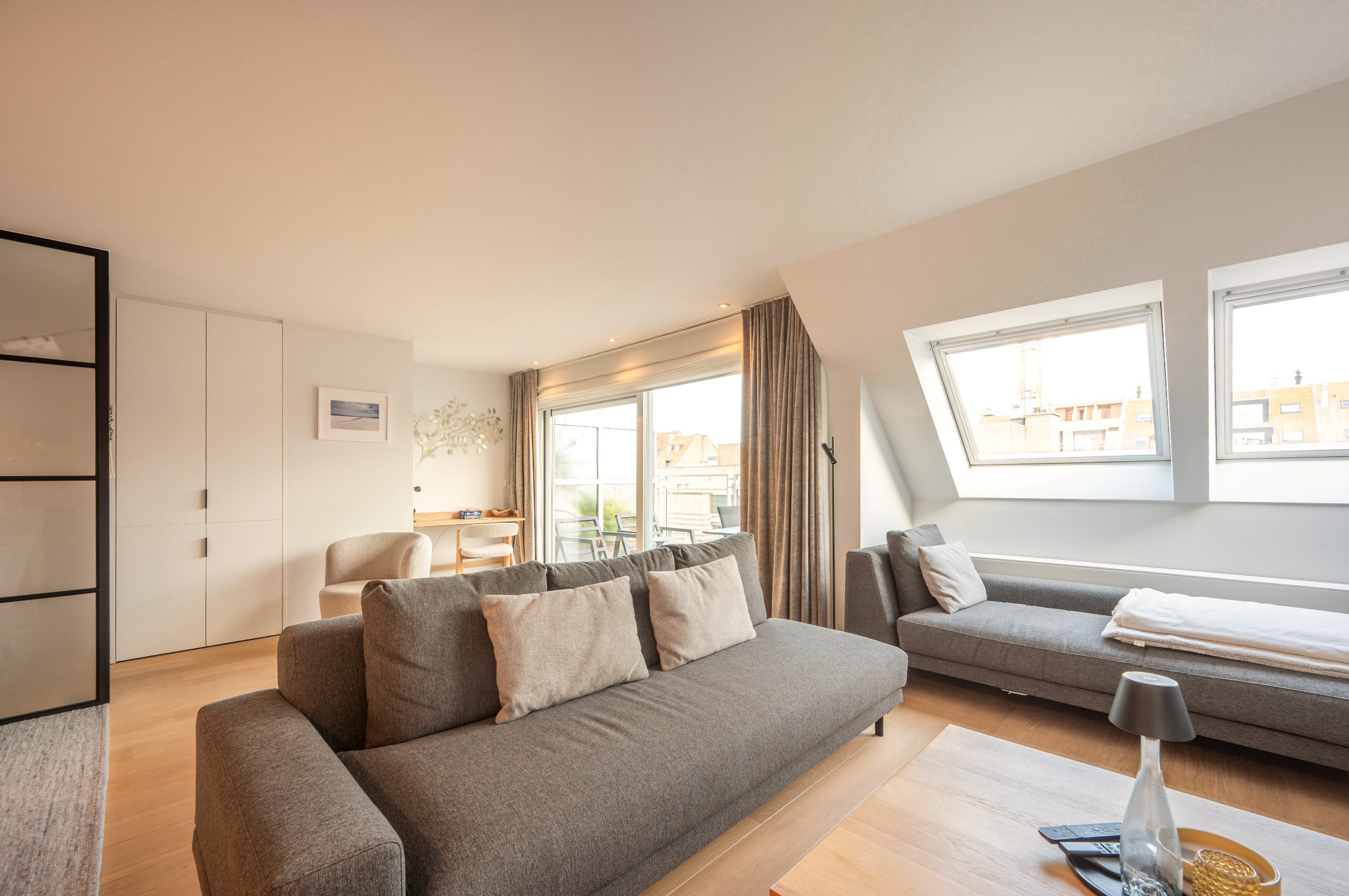 Duplex appartement te koop in Knokke met groot zonnig terras 