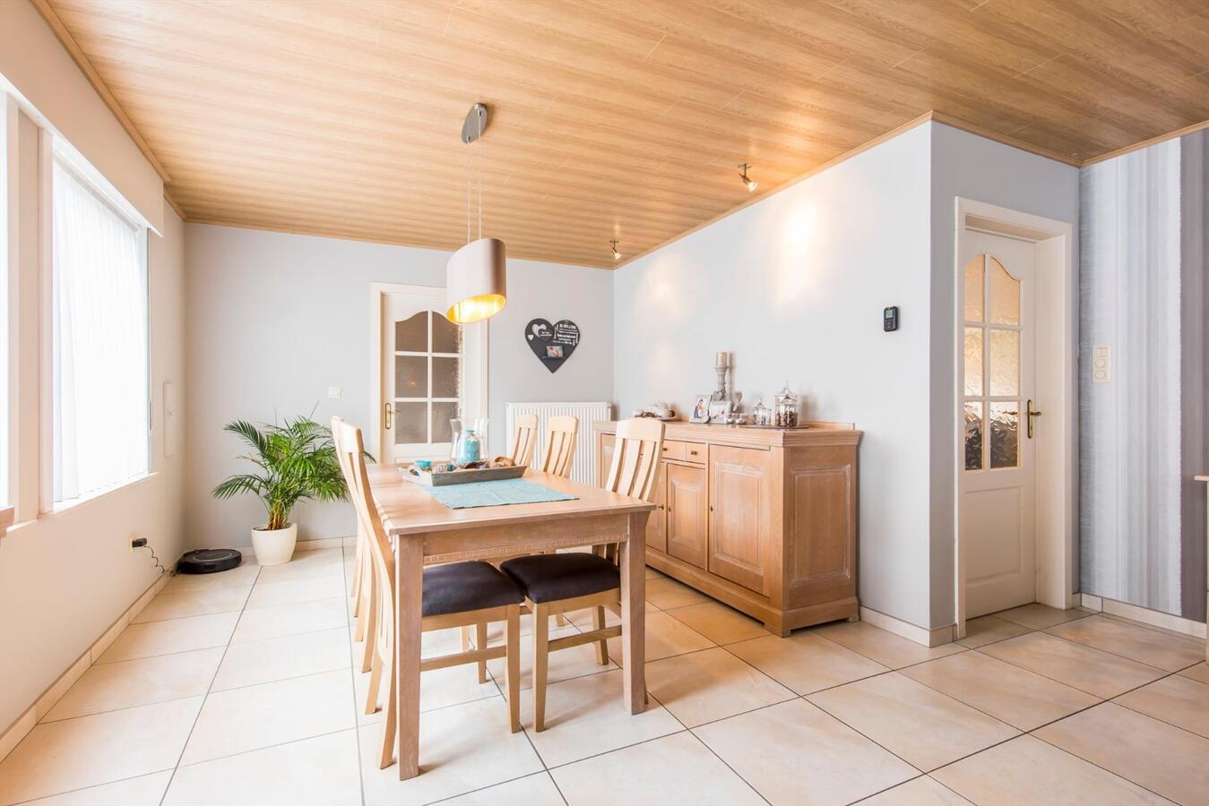 Instapklare woning met 3 slaapkamers en garage te Beerst 