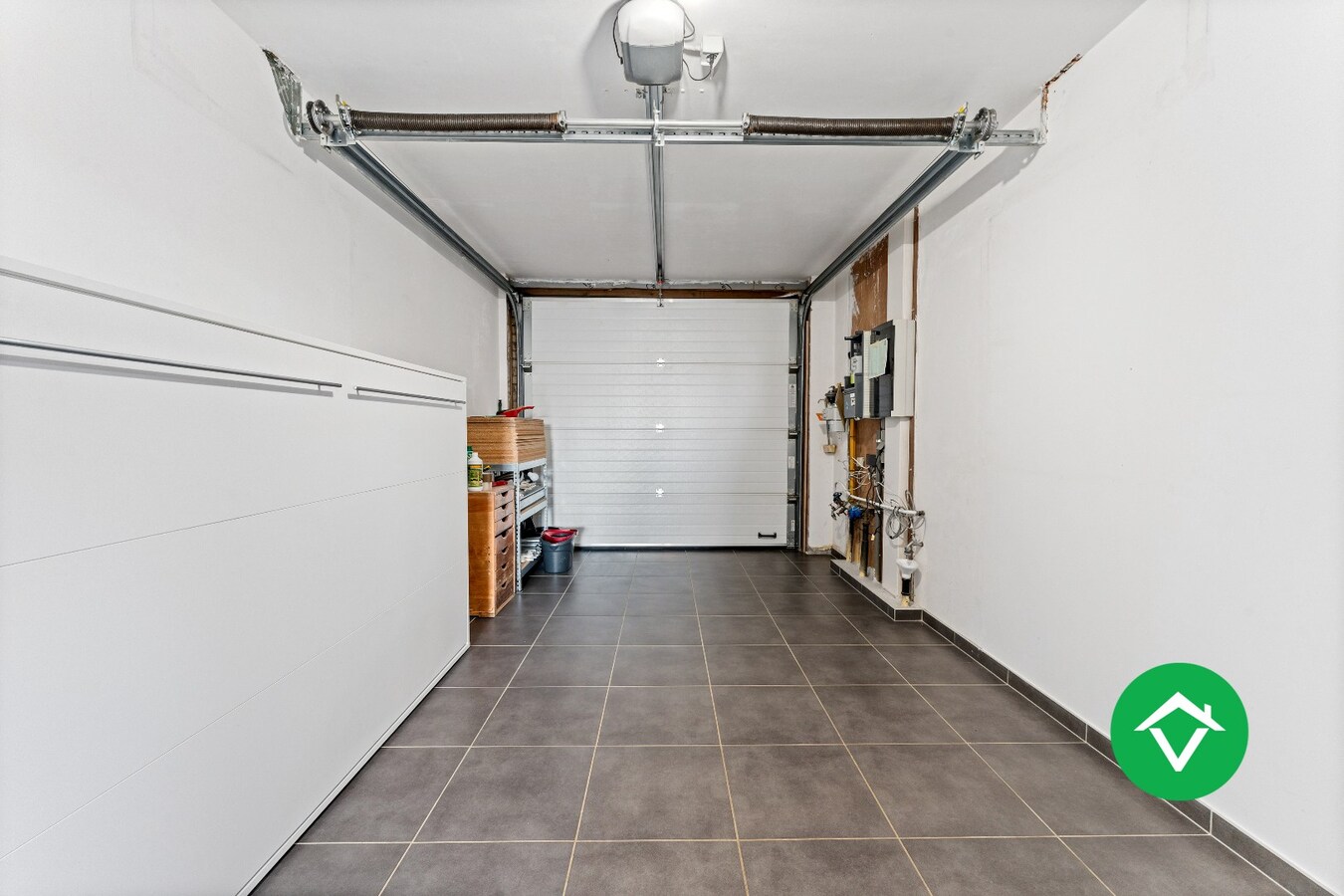 Recente woning (2011) met 3 slaapkamers, inpandige garage en vergezichten te Koekelare 