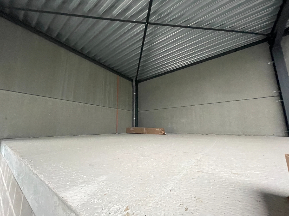 Ruime nieuwbouw KMO-unit van 256 m² te Lendelede 