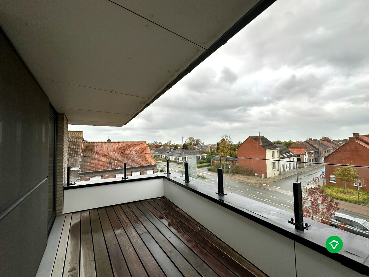 Penthouse met drie slaapkamers en garage in het centrum Koekelare 