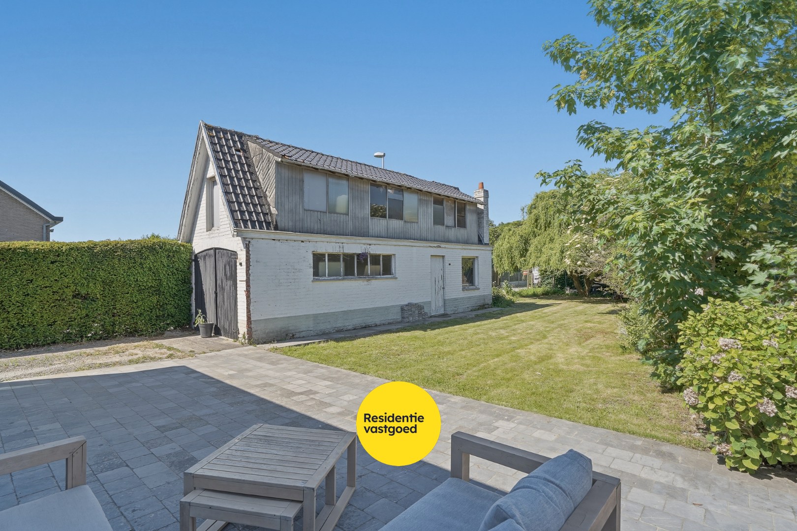 Alleenstaande woning met prachtige uitbouw in centrum Veldegem 