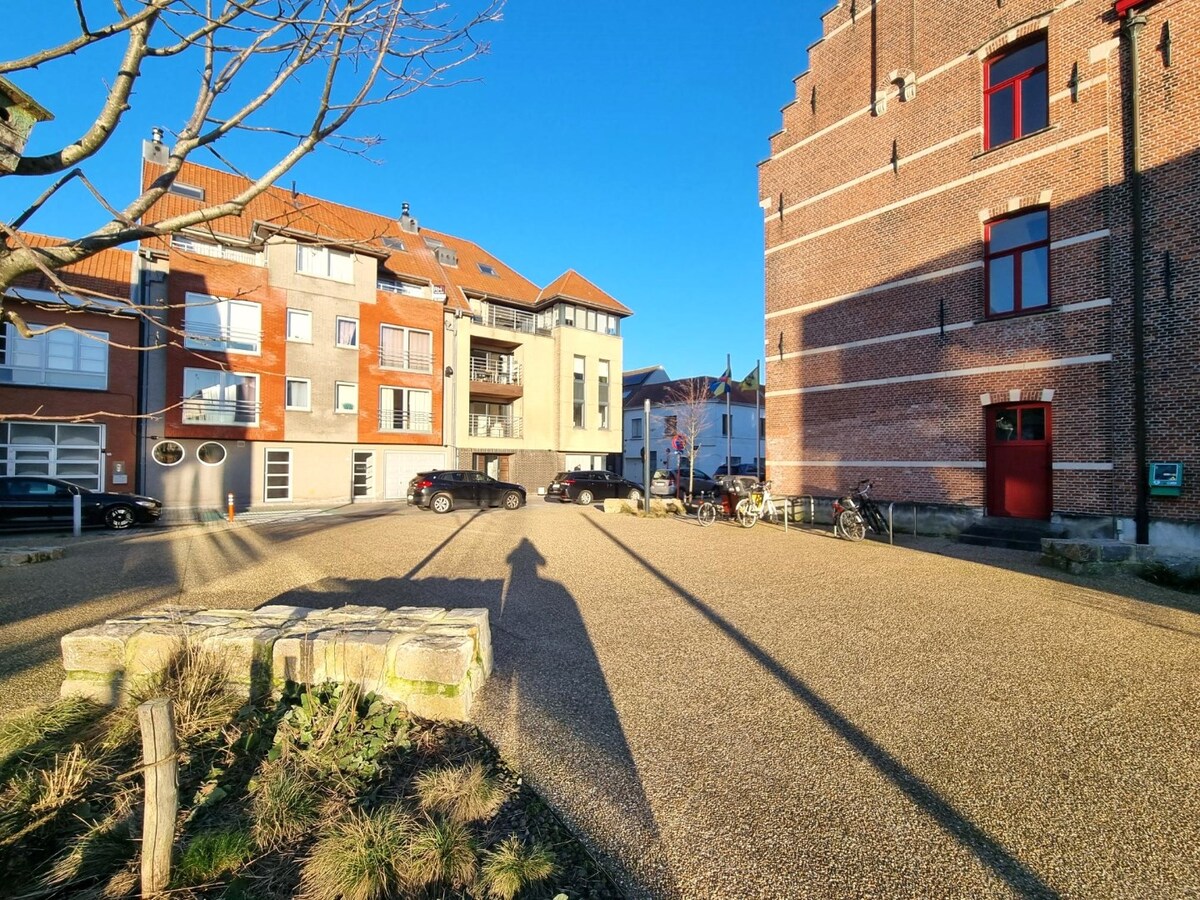 Zeer goed gelegen, gezellig appartement met grote terrassen te Heist 