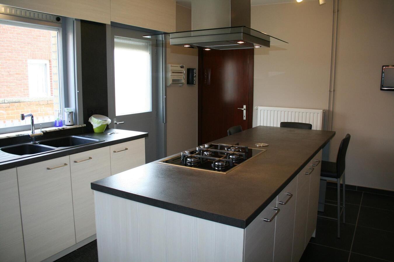 Goed gelegen gelijkvloerswoning met garage op 662m² 