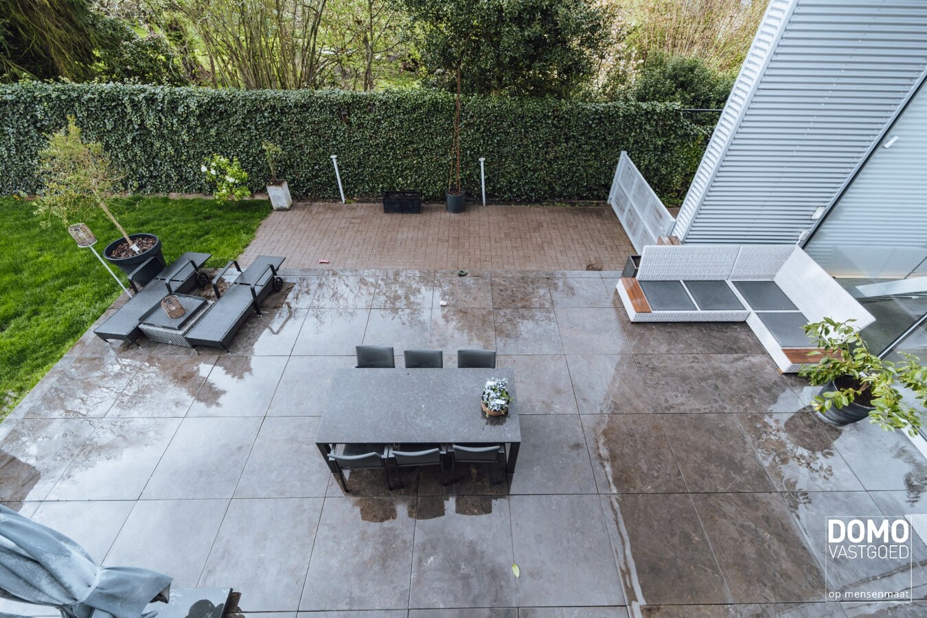 UNIEKE HALF OPEN WONING IN INDUSTRIËLE LOOK MET 3 SLAAPKAMERS, 2 BADKAMERS EN TUIN GELEGEN TE HASSELT 