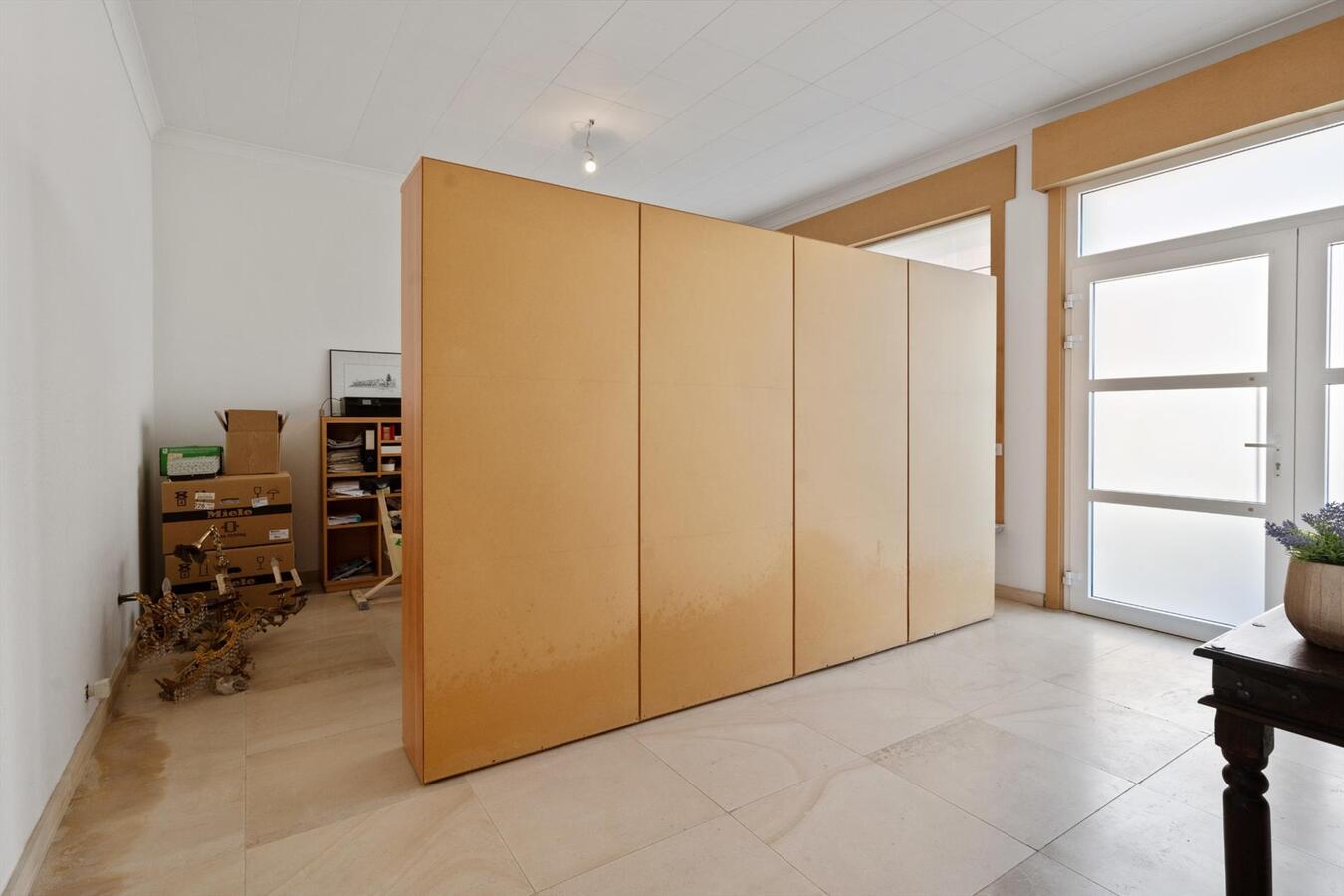 Ruime halfopen woning met 5 slaapkamers in het Centrum van Houthulst 