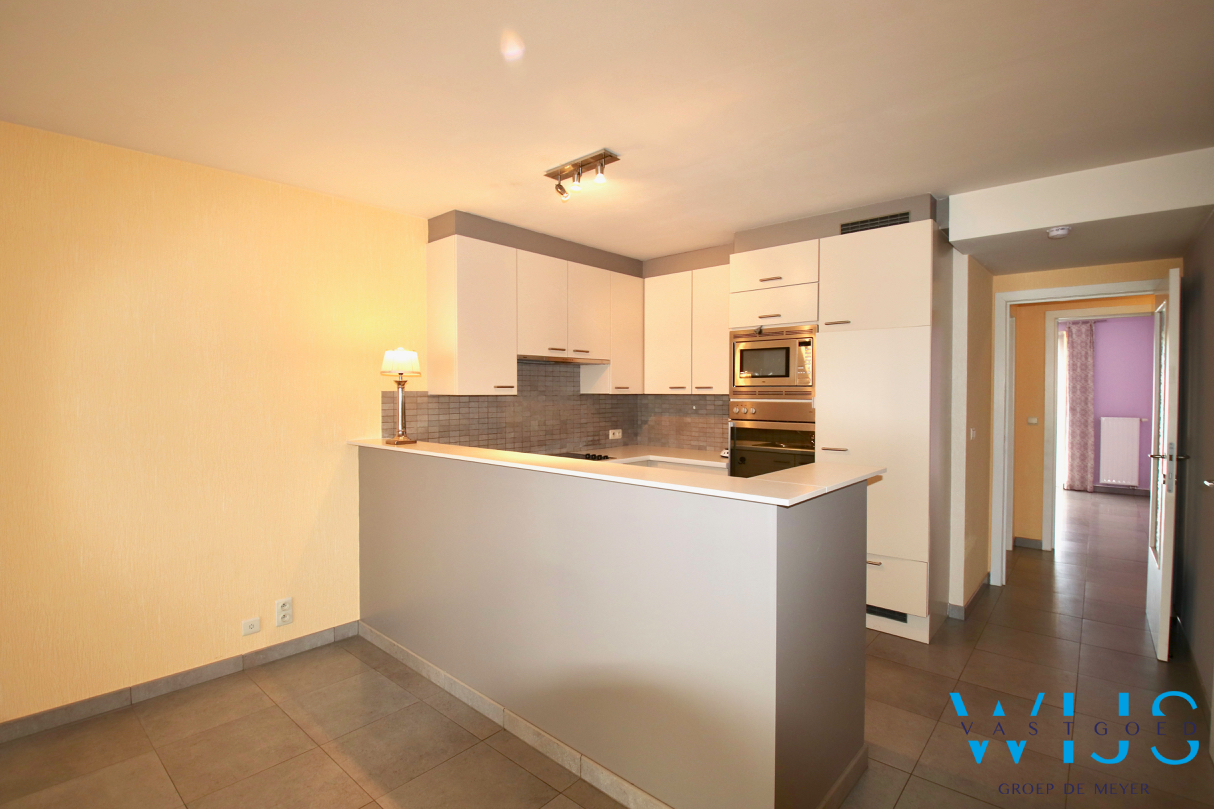 Gelijkvloersapp. met 3 slaapkamers &amp; garage in hartje Assenede ! 