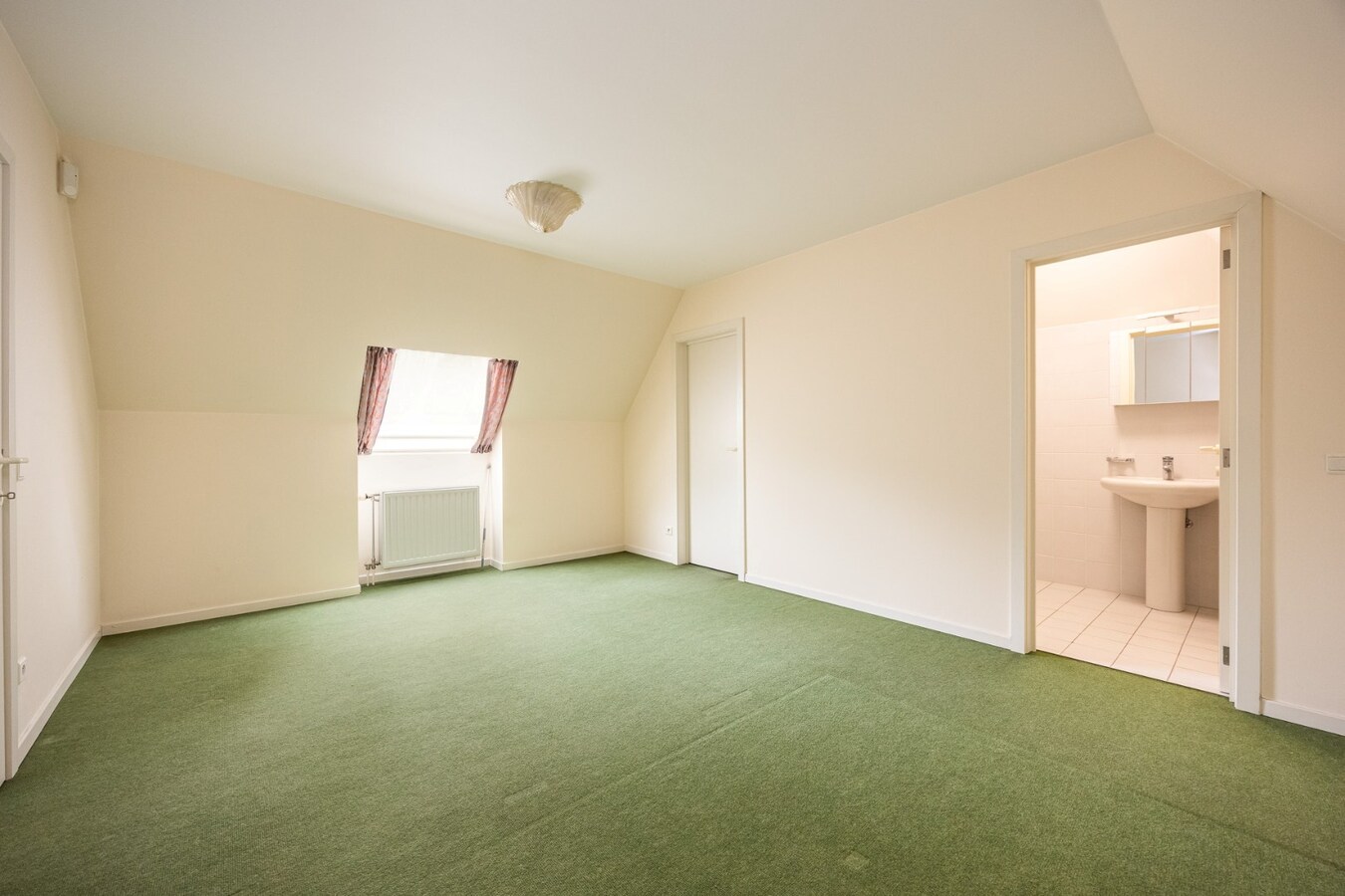 Exclusieve villa met gelijkvloerse master suite, prachtige tuin en uitzonderlijk wooncomfort 